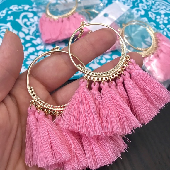 NEW!๐๐๐PINK!๐TASSEL HOOPS!๐๐๐SO BEAUTIFUL! - Picture 4 of 8